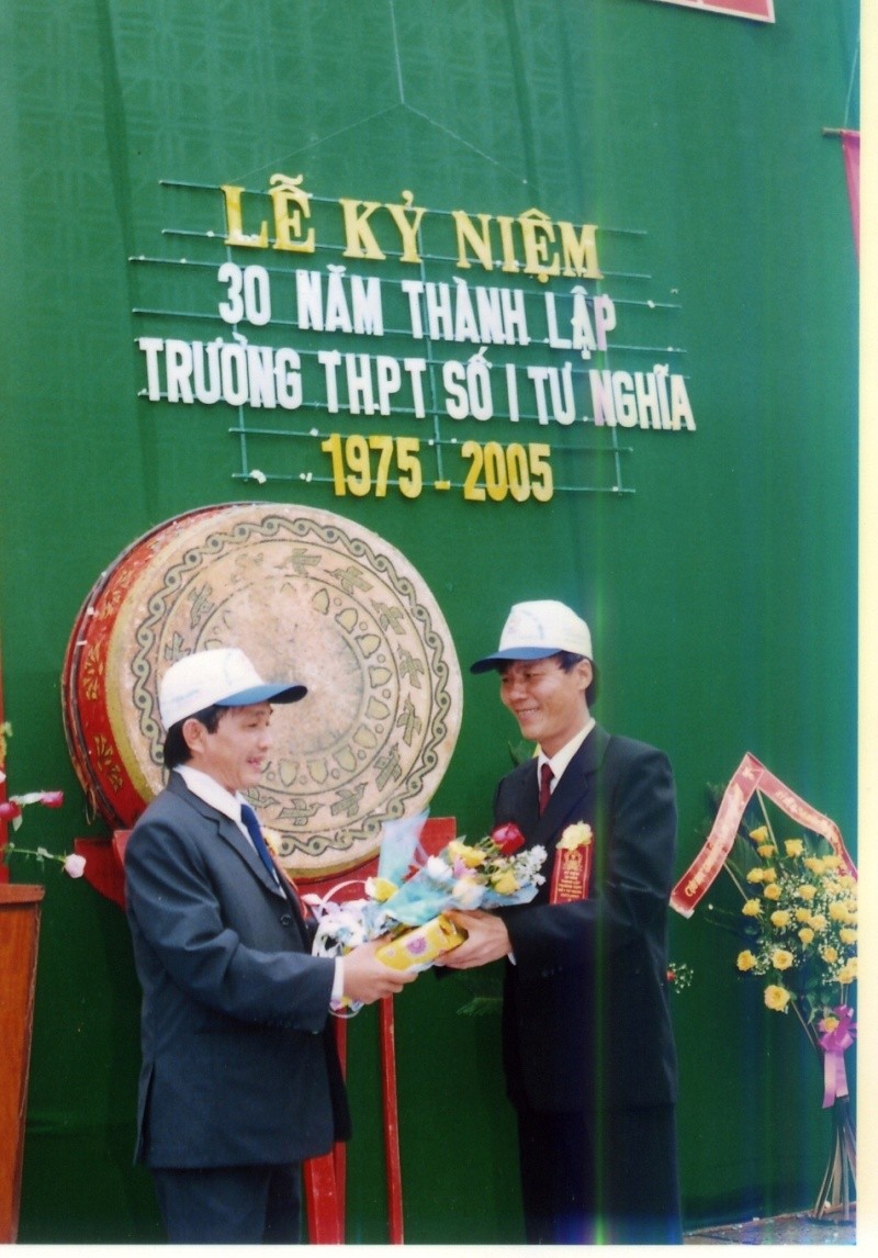 Kỷ niệm 30 năm ngày thành lập trường  tập 1 1810