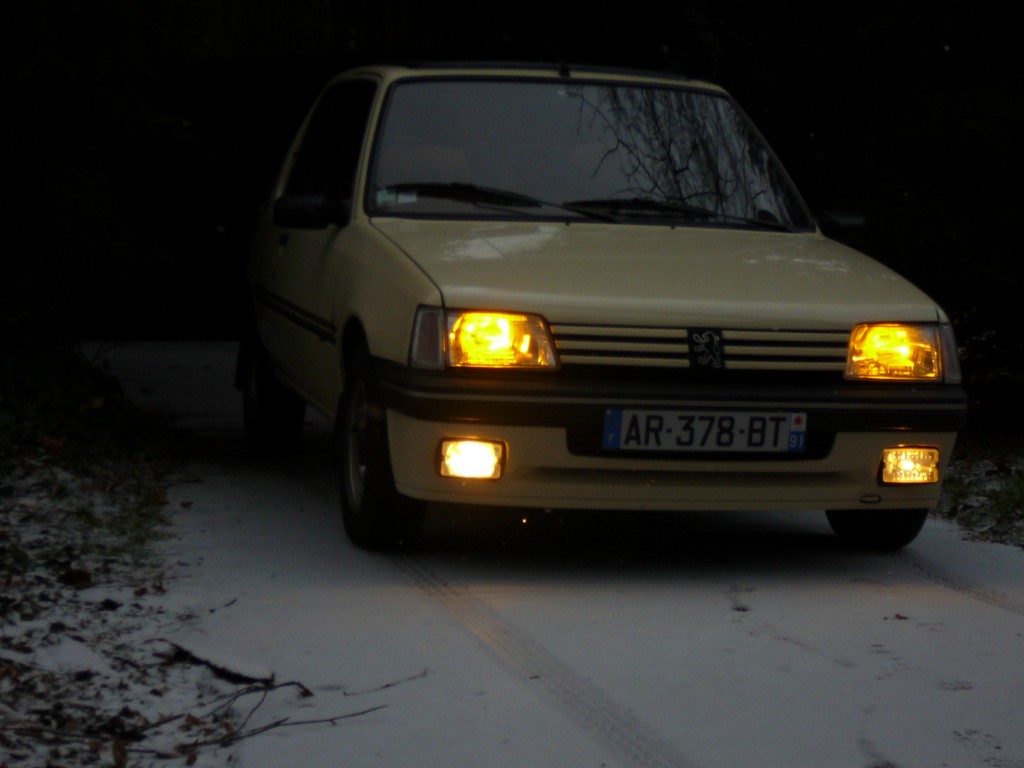 [Vendu] Peugeot 205 Indiana. - Page 3 P1060416