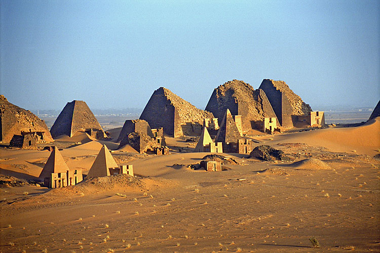  الاهرامات والطبيعة في السودان  7097_110