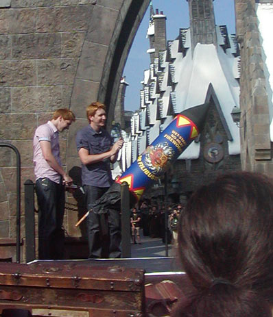 Fan Club de James et Oliver Phelps (Fred et George Weasley) - Page 15 Wwgo-510