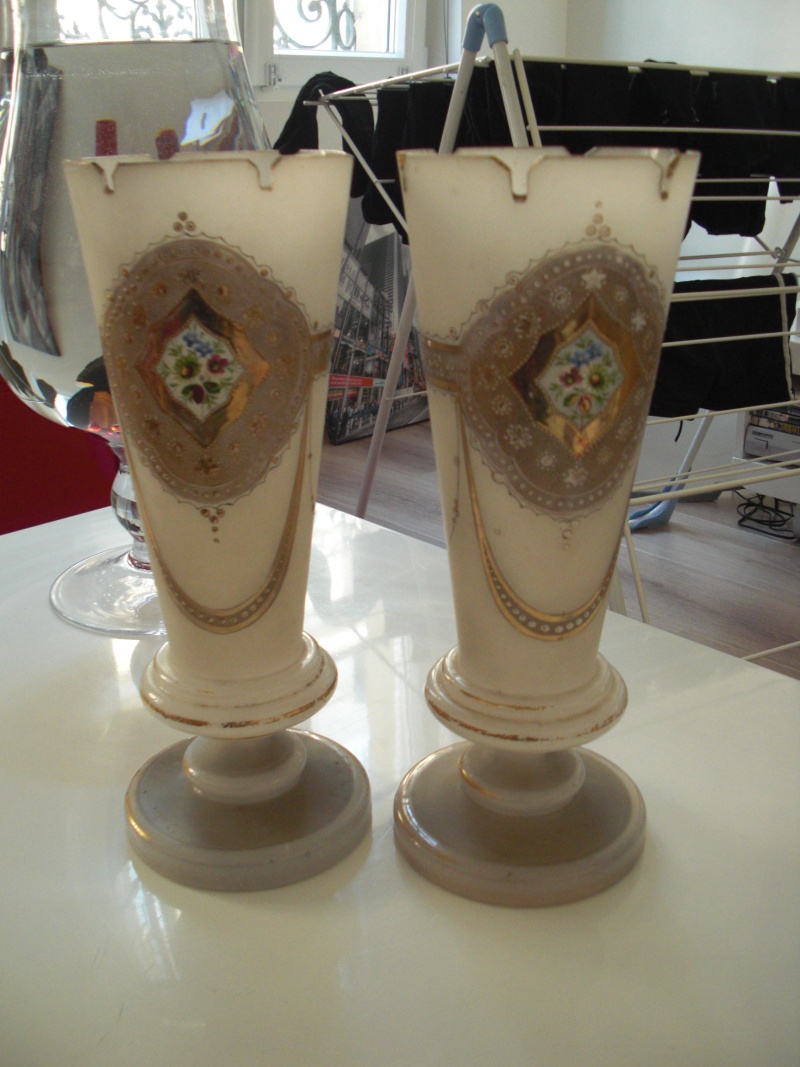 Trouvé cette paire de vases aujourd'hui, opaline, verre opaque? epoke?... Cimg3710