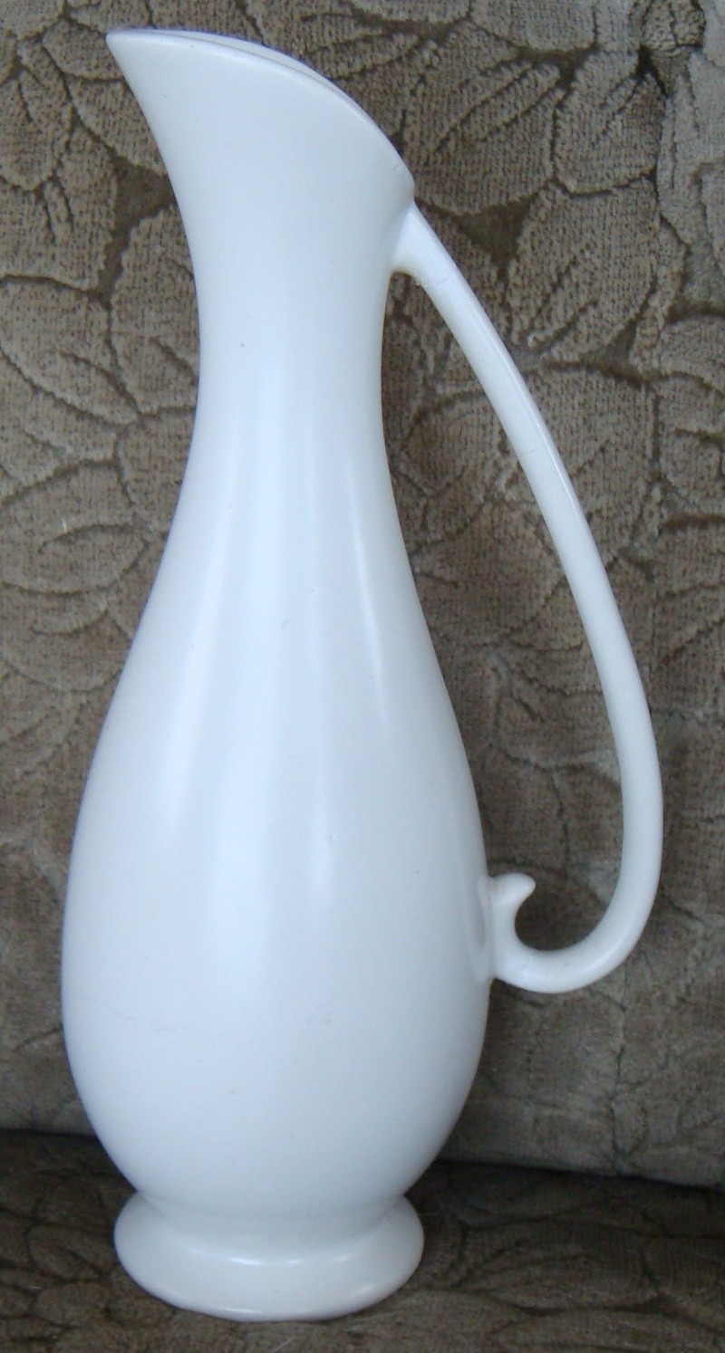 2084 Tall Jug / Vase Dsc05116