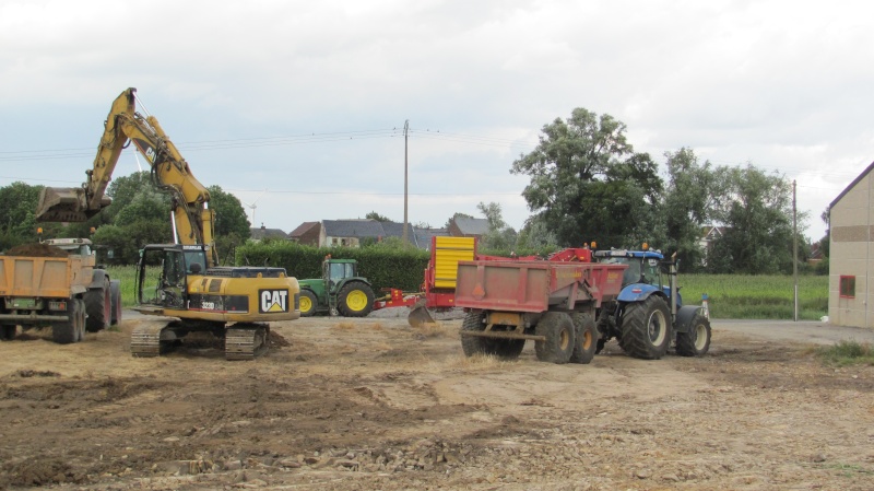 Petitpom construit un hangar à pdt ! Clemen11