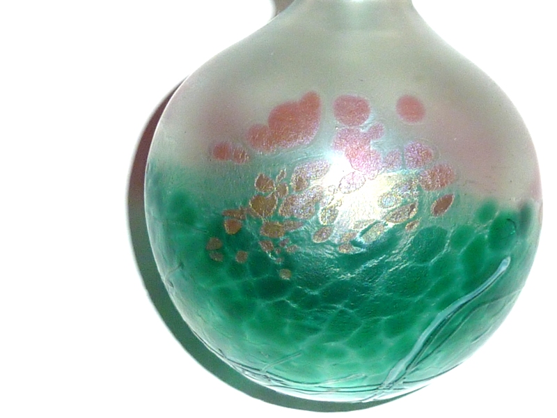 signature sur vase verre irisé : Phoenician Malta Pvasei11