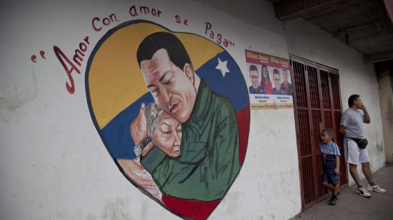 Moi Hugo Chavez, Président du Venezuela, pays souverain... - Page 2 12025810
