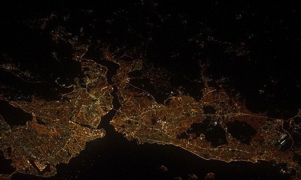 Desde el espacio ciudades iluminadas NASA Ciudad Reno, Estados Unidos de América. Estamb10