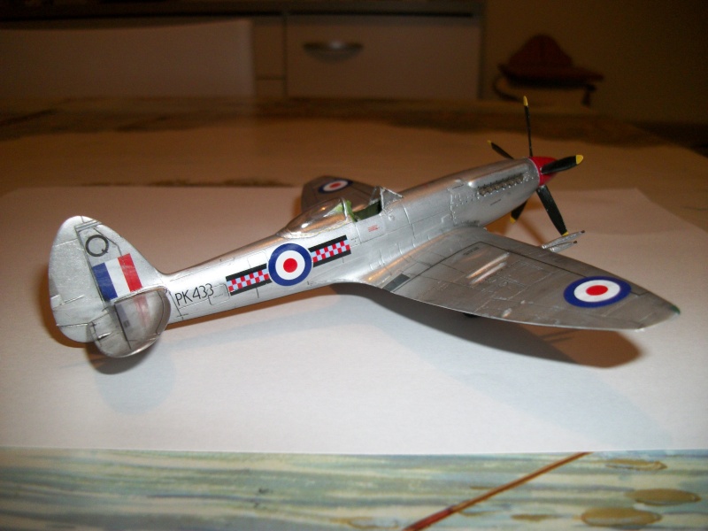 spitfire MK 22 airfix  100_1111