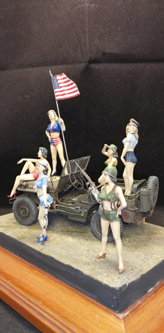 PIN-UPS - Masterbox 1/24 et Jeep Italeri Img_2086