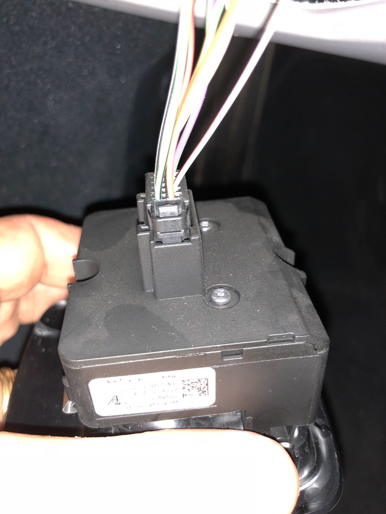 Tuto 991.2: installation bouton frein à main électrique piece DBCarbon Bc911-68