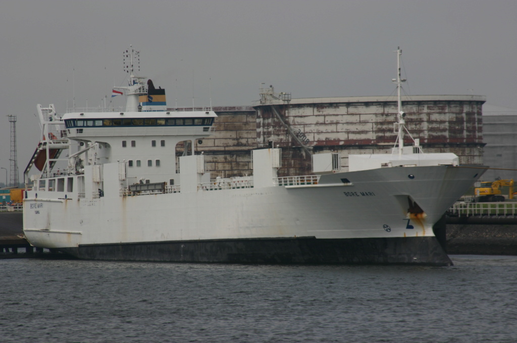  Photos de navires Luxembourgeois Armateur enre Belgique B 1 Bore_m10