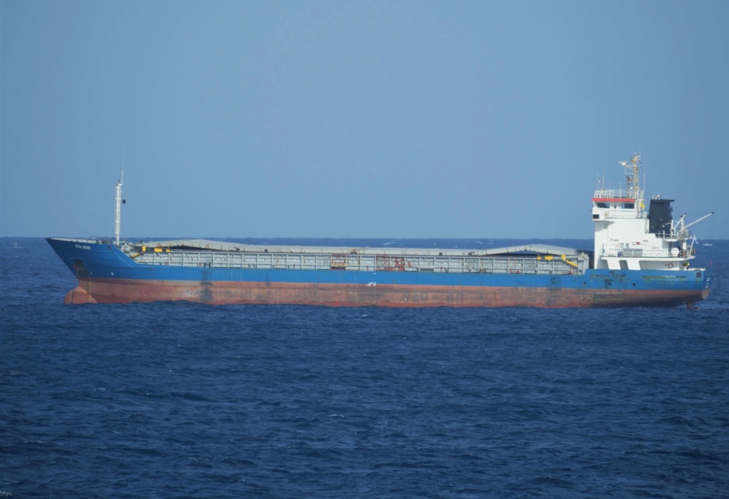 Ship enters closed gate of the Holtenau lock in Kiel Canal Else_i10