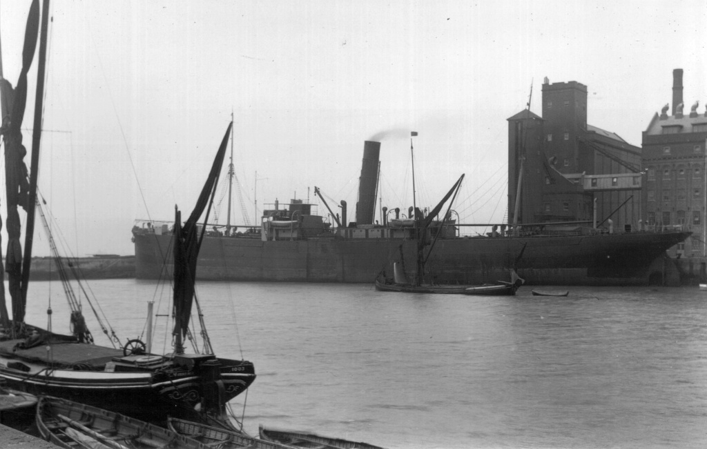 Photos General cargo avant 1940 (Plus 3000gt) 22 Hostil10