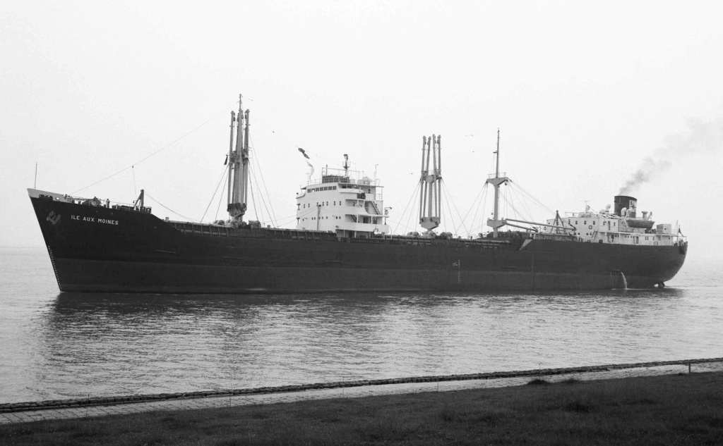 Photos Navires du monde construit entre 1950-1960 (1) Ile_au10