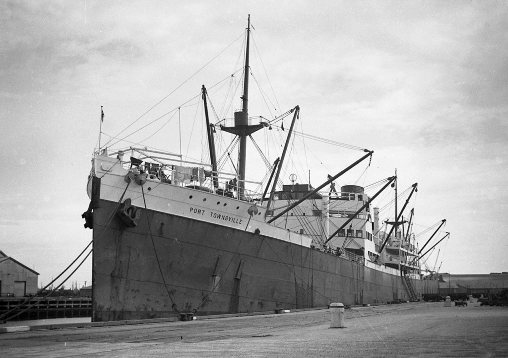 mai 1940 - Photos General cargo avant 1940 (Plus 3000gt) 5  Port_t10