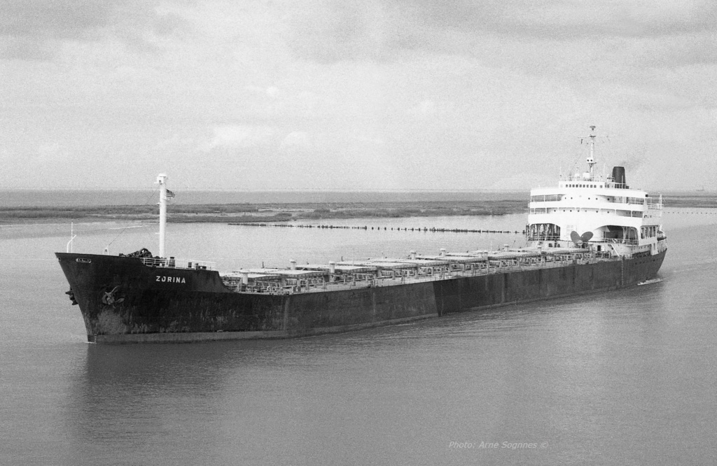 Photos Navires du monde construit entre 1950-1960 (1) Zorina10