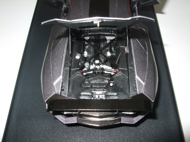 Lamborghini Aventador LP700-4 (Aoshima 1:24) Lambo_21