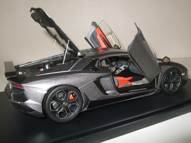 Lamborghini Aventador LP700-4 (Aoshima 1:24) Lambo_40