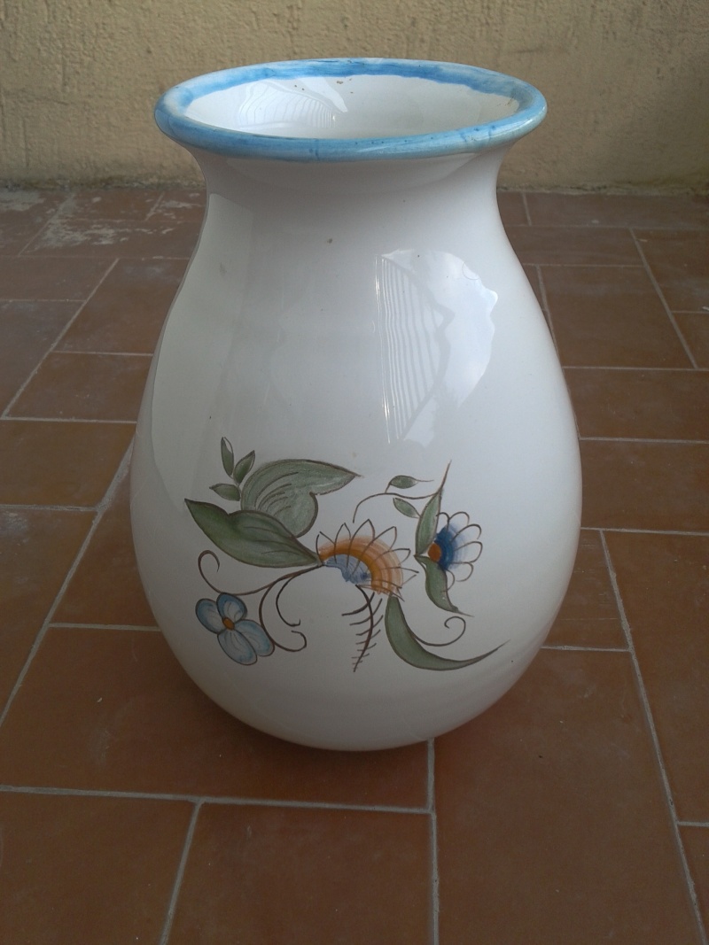 Vase blanc au motif de fleur signé May...dier Vase_b10