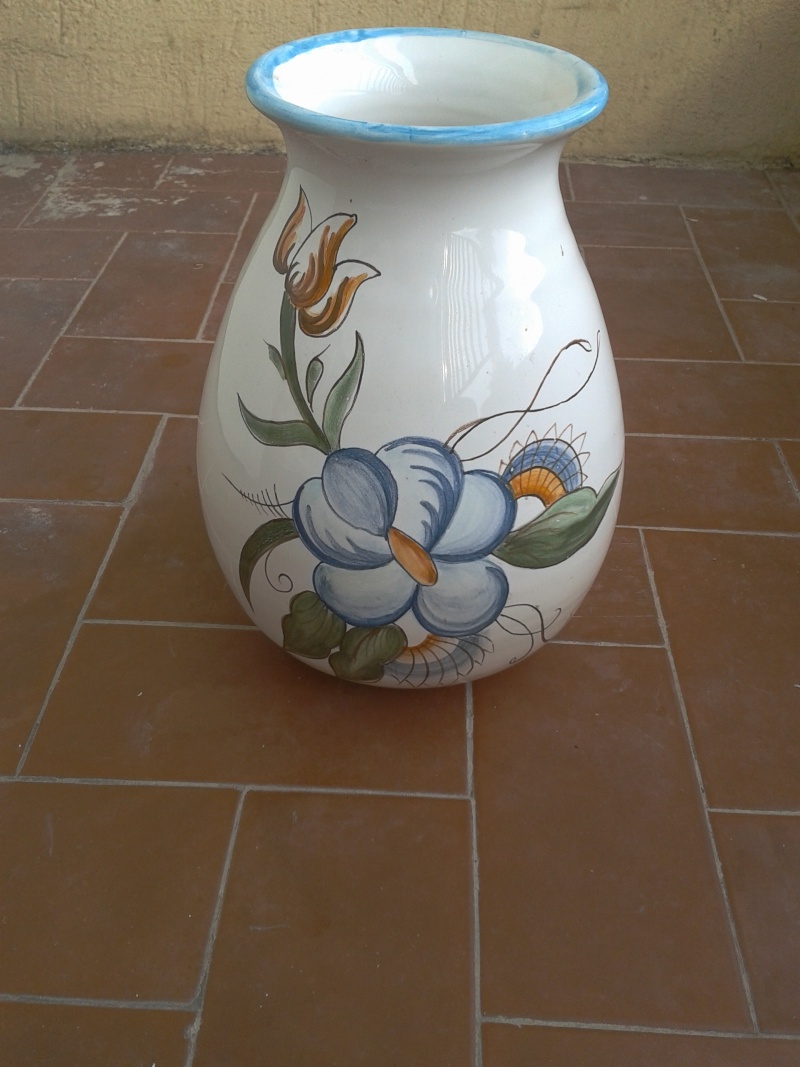 Vase blanc au motif de fleur signé May...dier Vase_b11