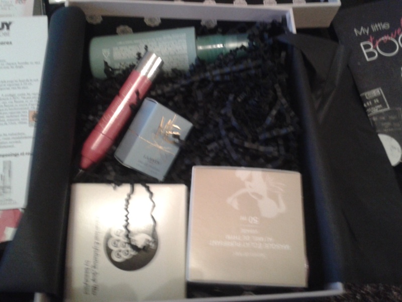 [Mars 2013] Glossybox "Glossy In The City" - Page 18 2013-011