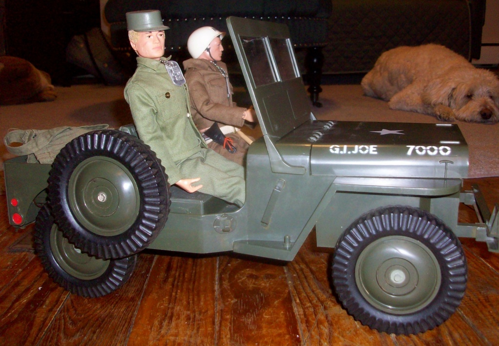 Why are military Jeeps so popular among the vam, Joe and 1/6 scale enthusiasts? 100_9926