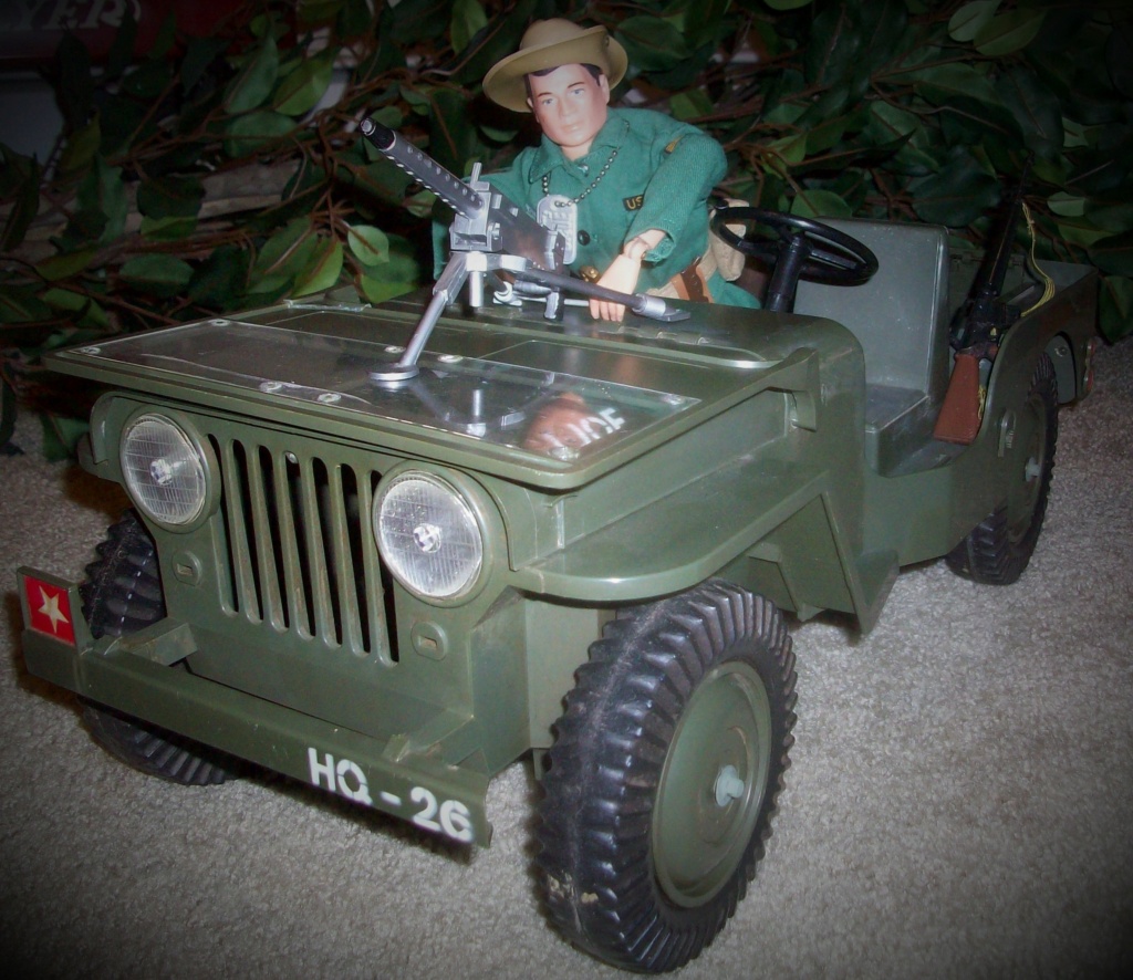 Why are military Jeeps so popular among the vam, Joe and 1/6 scale enthusiasts? 101_0025