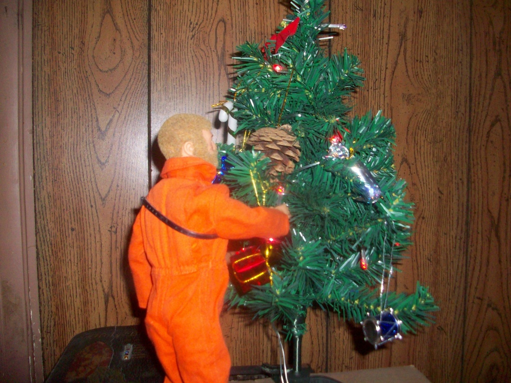 Pictures of your Action Men or Joe’s in the Christmas spirit. - Page 6 102_9615