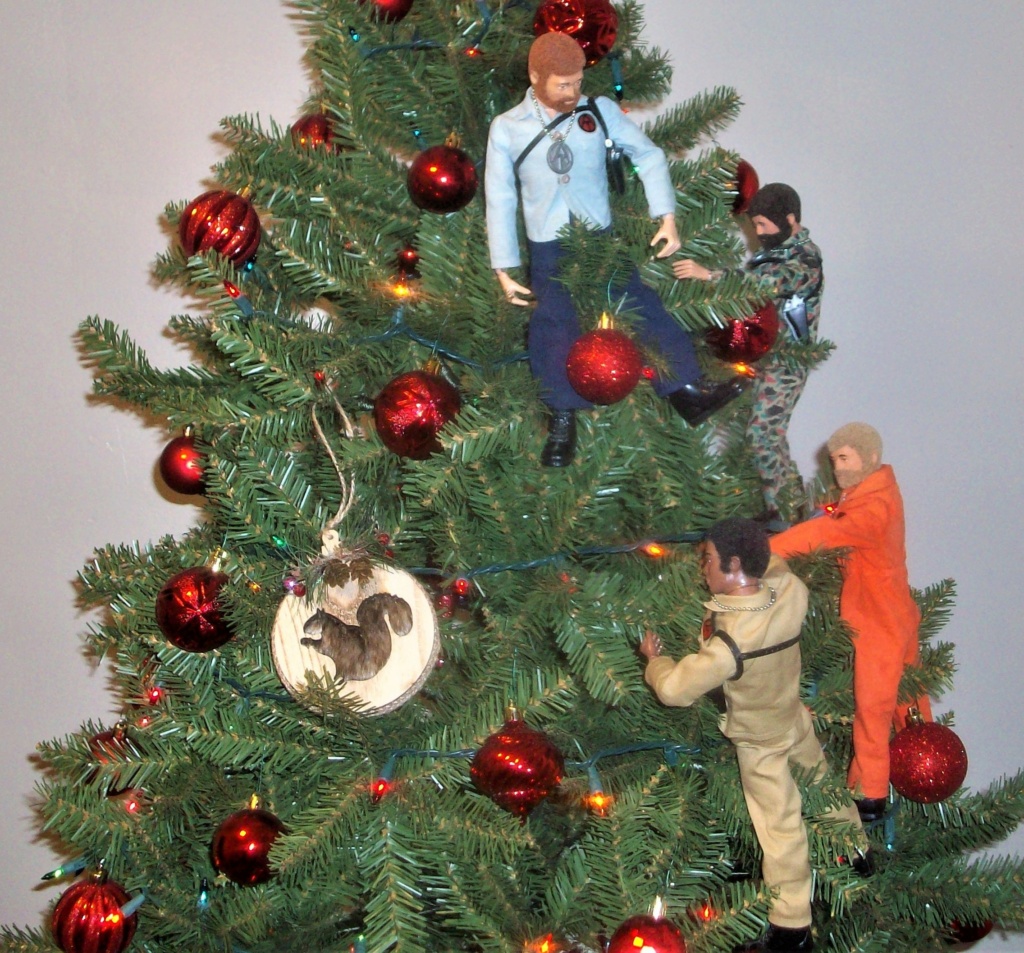 Pictures of your Action Men or Joe’s in the Christmas spirit. - Page 6 211_0416