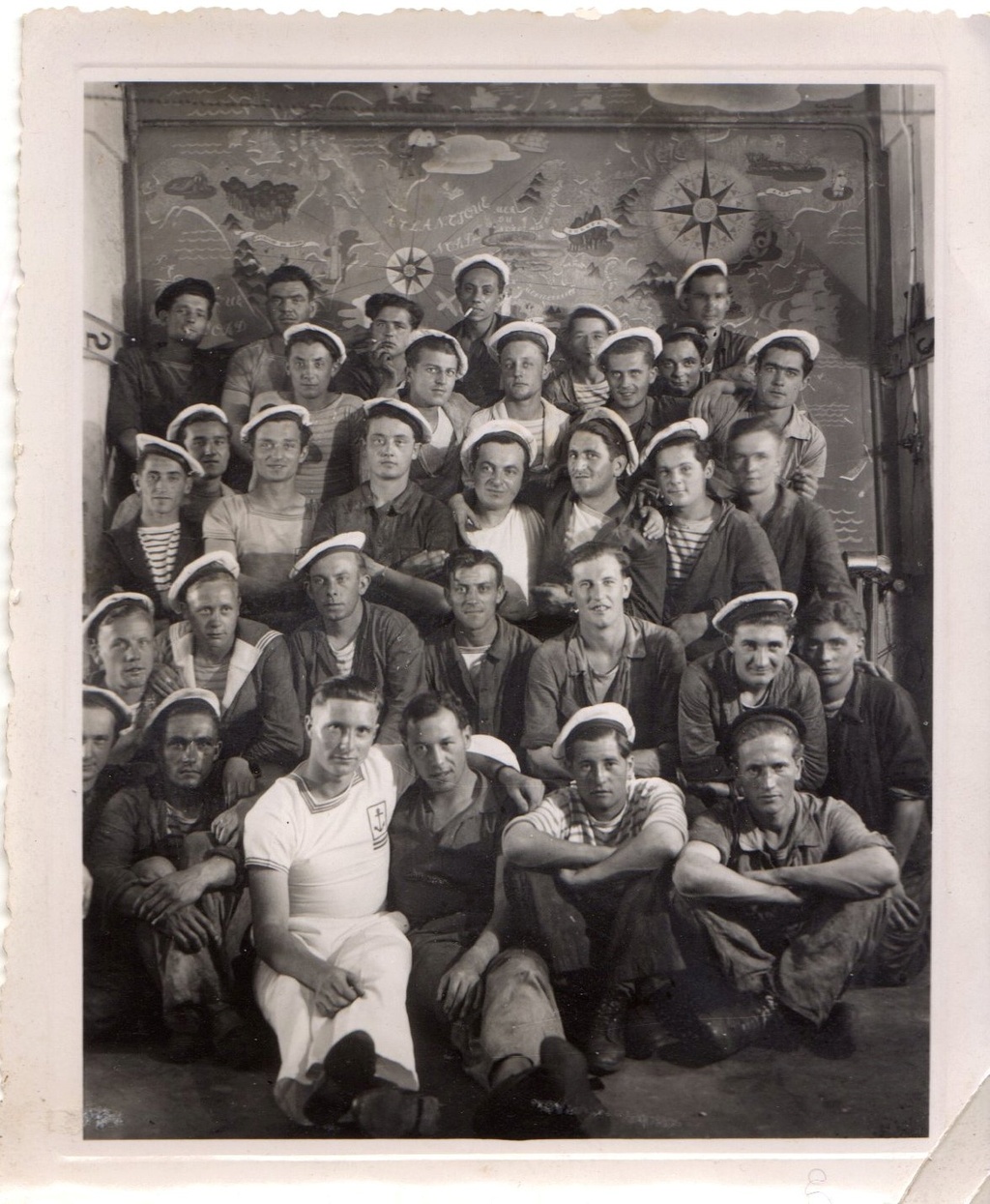 Photo équipage sous-marin L'Espoir 1940 Sous-m11