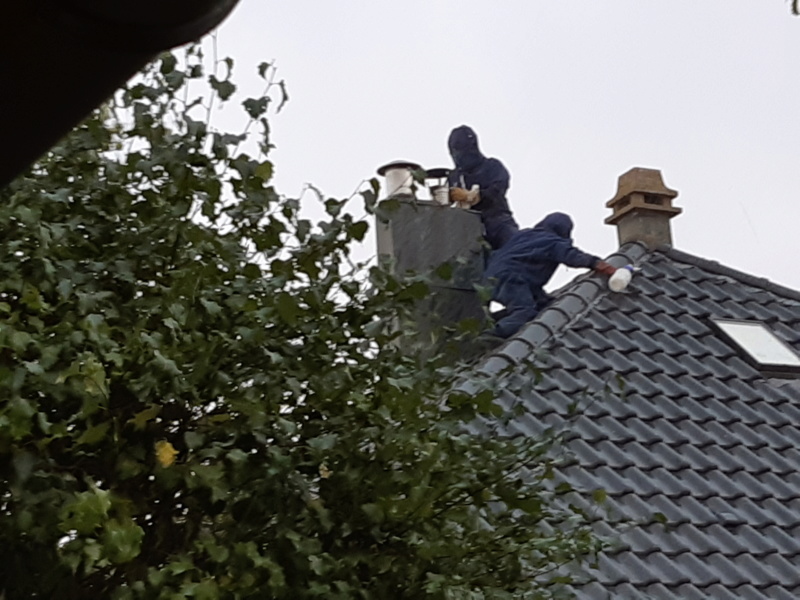 AU SECOURS.........BESOIN D AIDES.......... 20180890