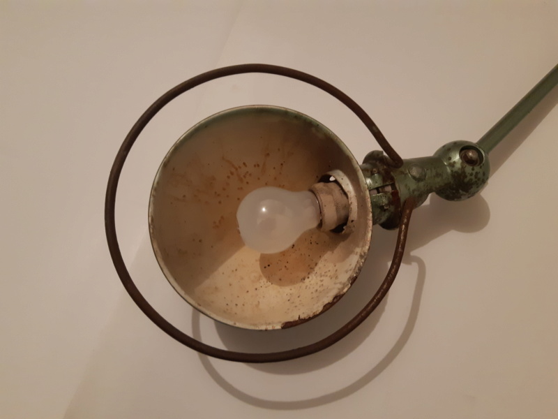 A la recherche de" LA " lampe ,histoire d'y voir un peu plus clair... 20180955