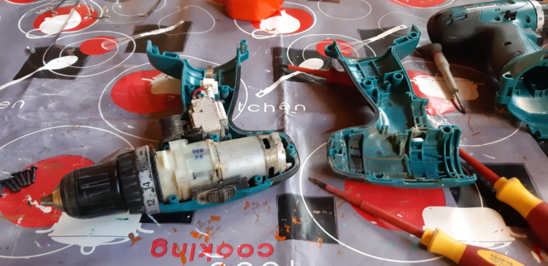 RESOLU ... recherche carcasse de visseuse MAKITA  20190971