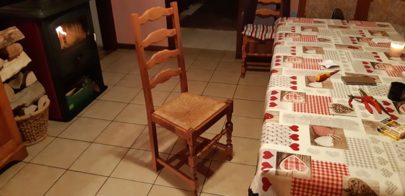 RÉPARATION TABLE ET CHAISES en bois... 20200132