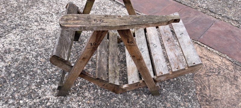 FABRICATION DE 2 CHAISES de jardin ( déjà une pour l'instant )..... 20240912