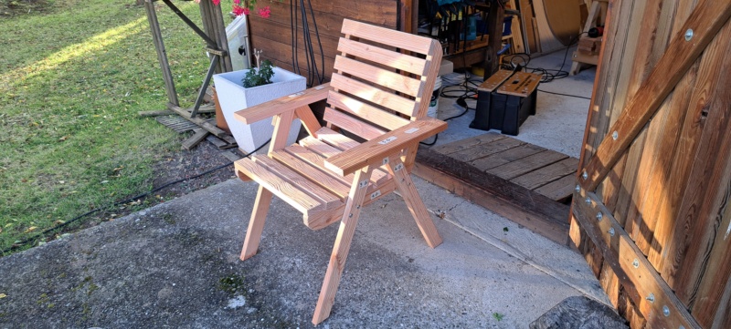 FABRICATION DE 2 CHAISES de jardin ( déjà une pour l'instant )..... - Page 2 20240973