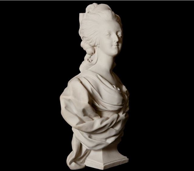 Les bustes de Marie-Antoinette par Boizot - Page 3 Zfer16