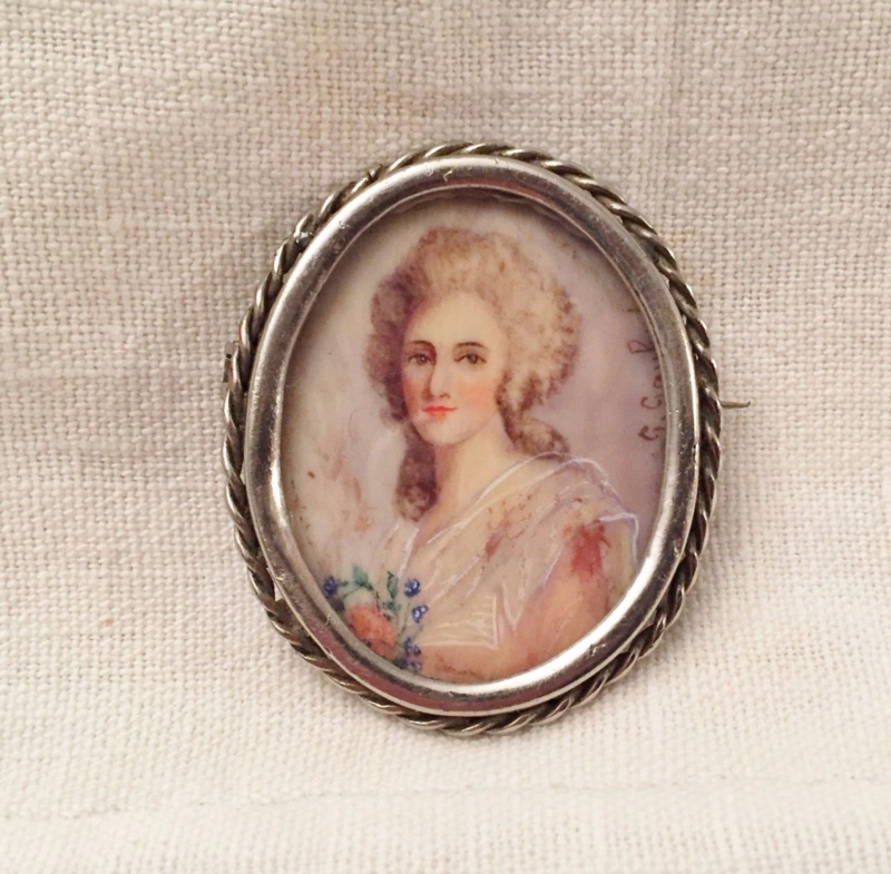 A vendre: miniatures de Marie Antoinette? - Page 8 Zz10