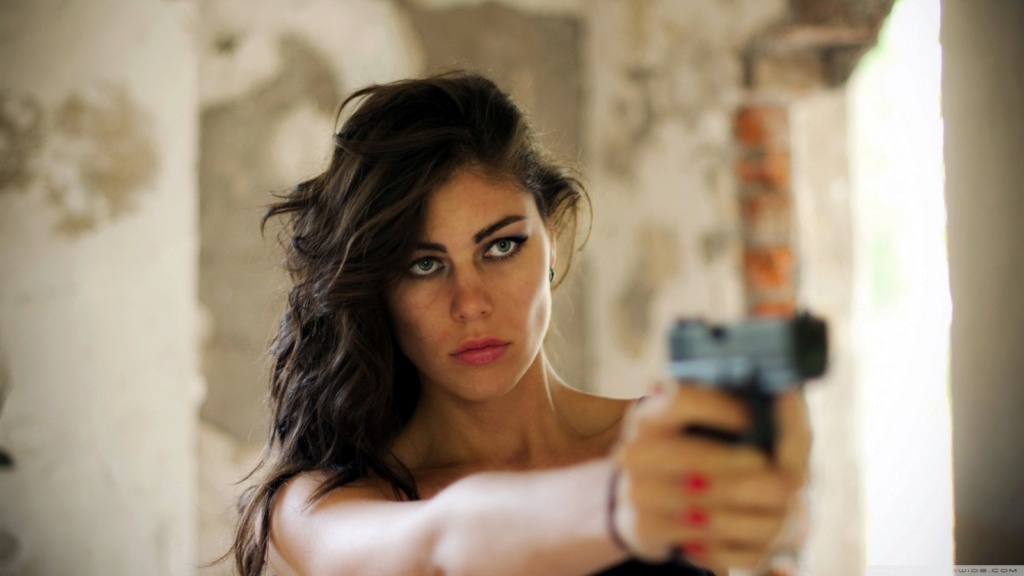 Les filles prennent les armes. - Page 20 Shoot10