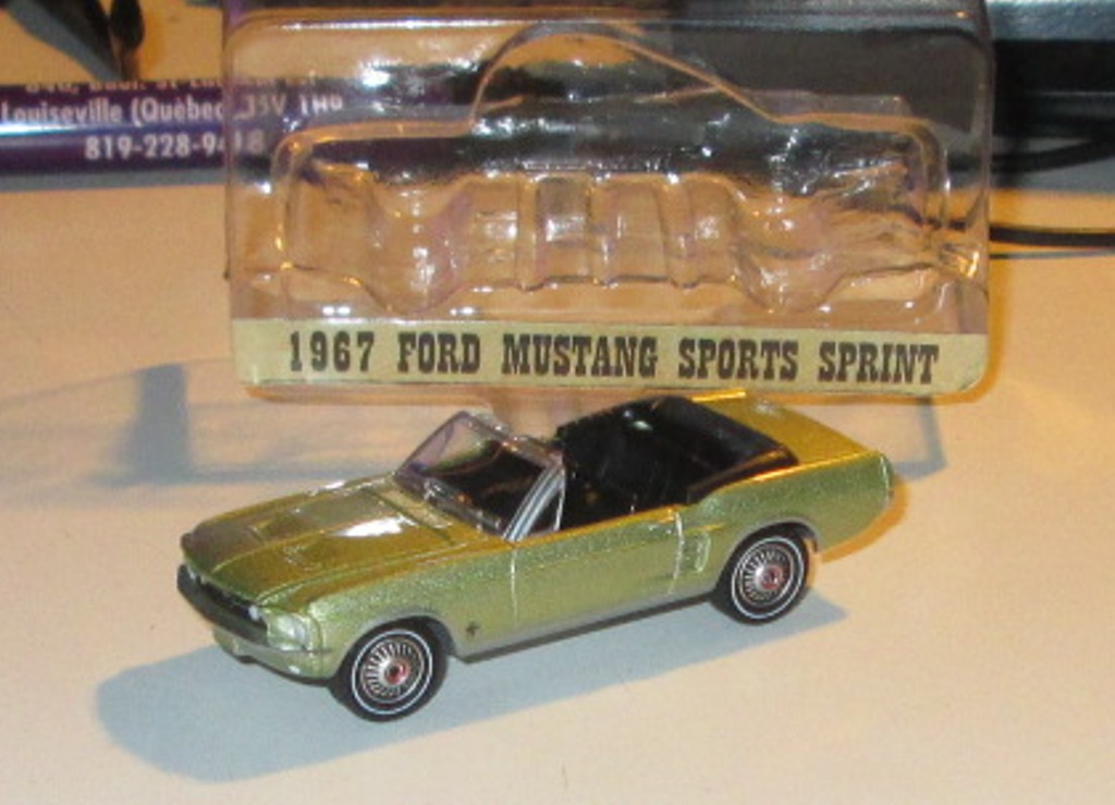 Mustang 1967 à l'échelle 1:64 ( Hot Wheel etc...) 00610