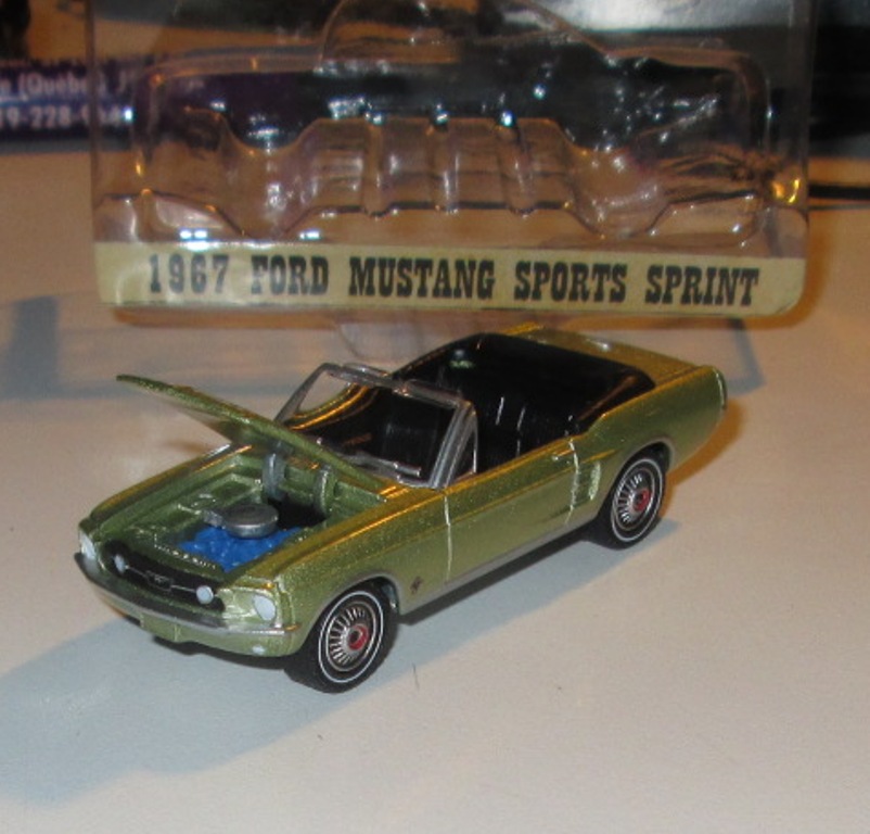 Mustang 1967 à l'échelle 1:64 ( Hot Wheel etc...) 00710
