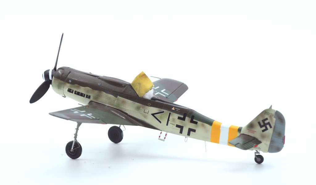 [IBG] 1/72 - Focke-Wulf Fw 190 D-9 early production  (fw190) Croix167