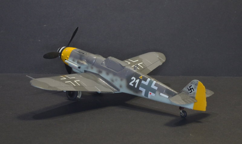 Série Bf109 versions rares - l'histoire continue : Bf 109 E5 Croix_89