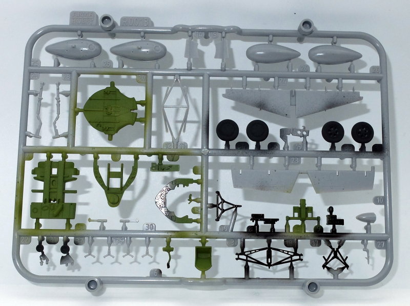 Grumman F4F4 Wildcat - 1/72 - Arma Hobby Dscf5112