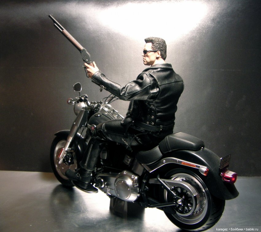 Terminator T-800 building a Harley Davidson Fat Boy motorcycle Bdb3d510