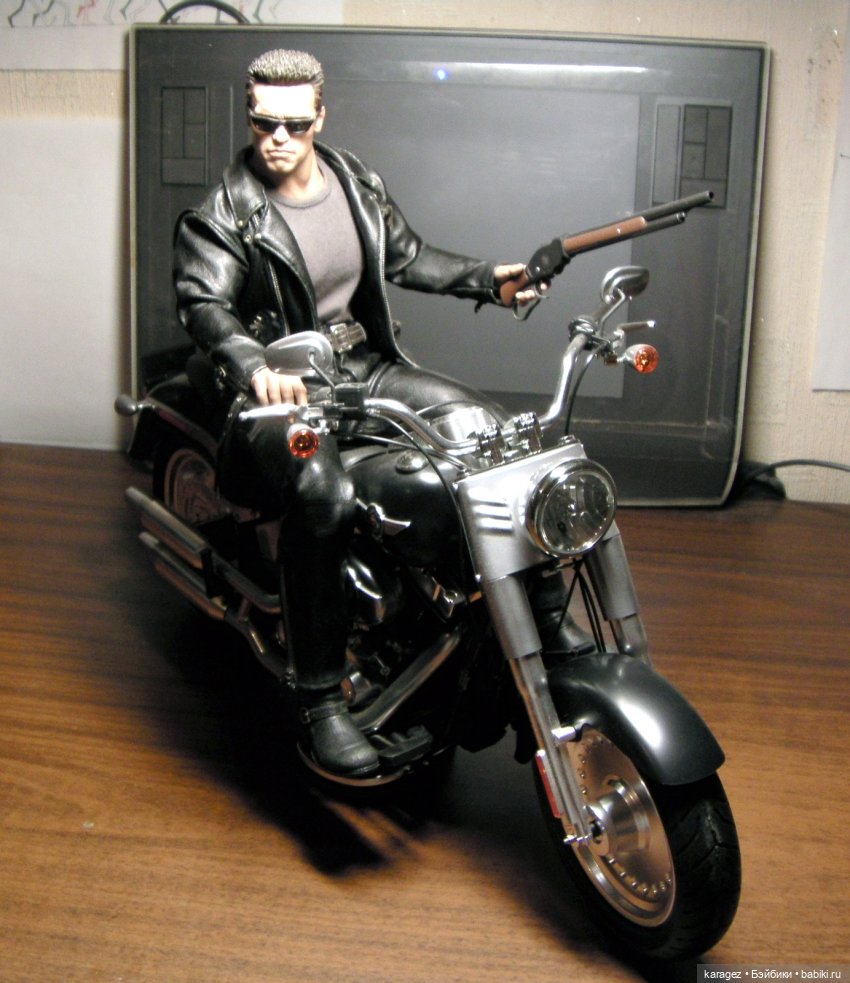 Terminator T-800 building a Harley Davidson Fat Boy motorcycle C8a37e10