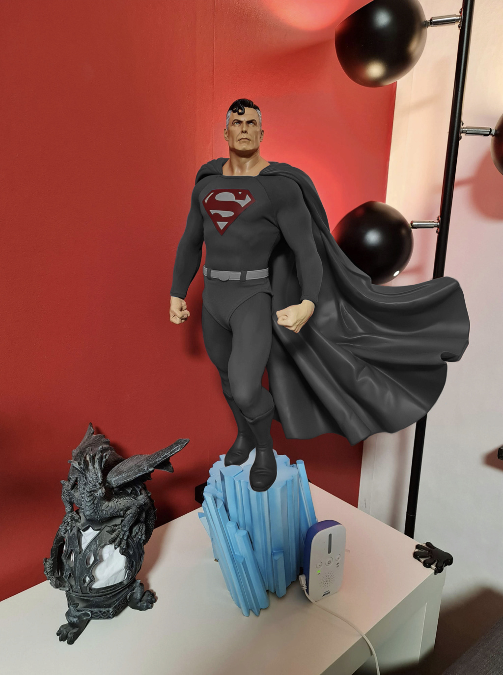 Superman Premium Format - Black Suit 11bb0d10