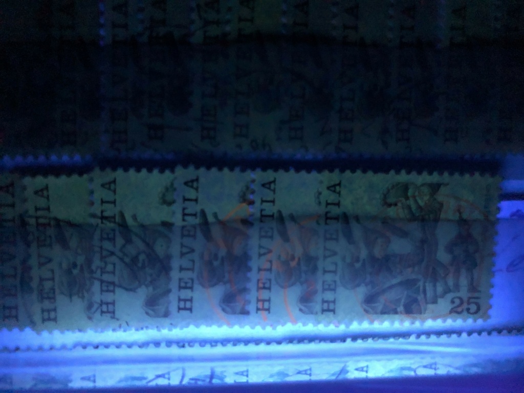 Fluoreszierende Stempelfarbe auf Briefmarken 676_st11