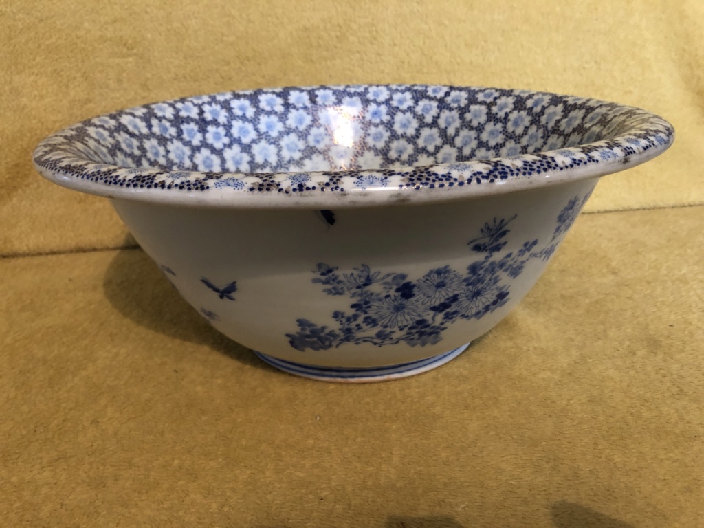 Chinoiserie decorated washbowl  Img_3911