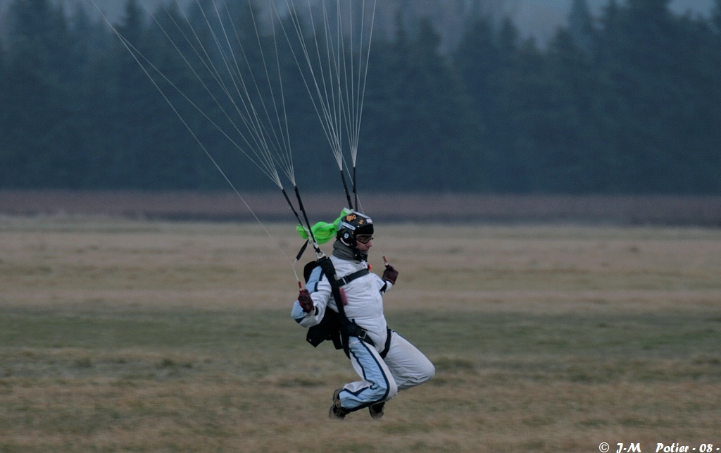 Parachutisme à Pujaut Img_4414