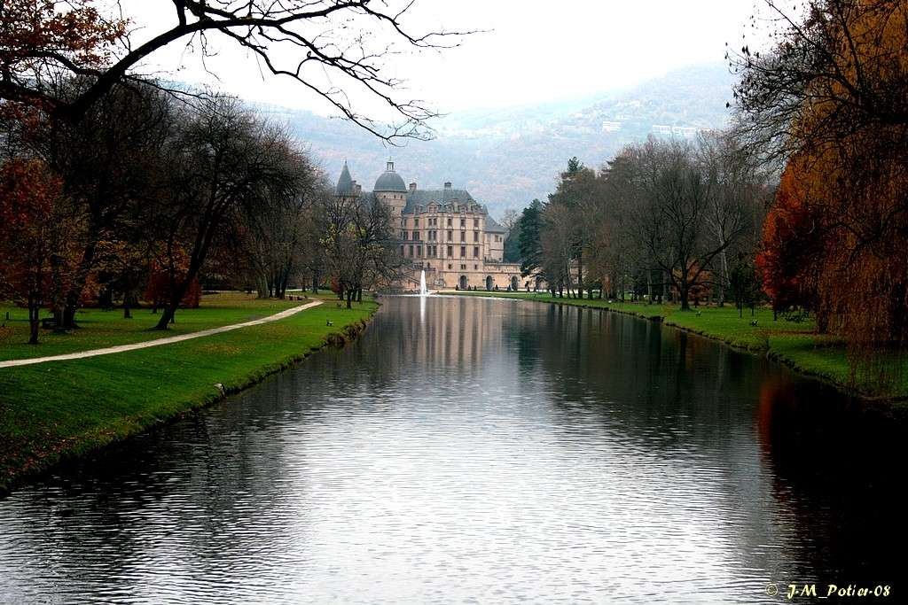 Le Chateau de VIZILLE (Isère) Parc_c10